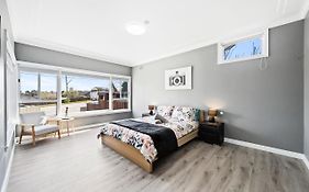New 2 Bedroom House 500M To Mall With Free Parking